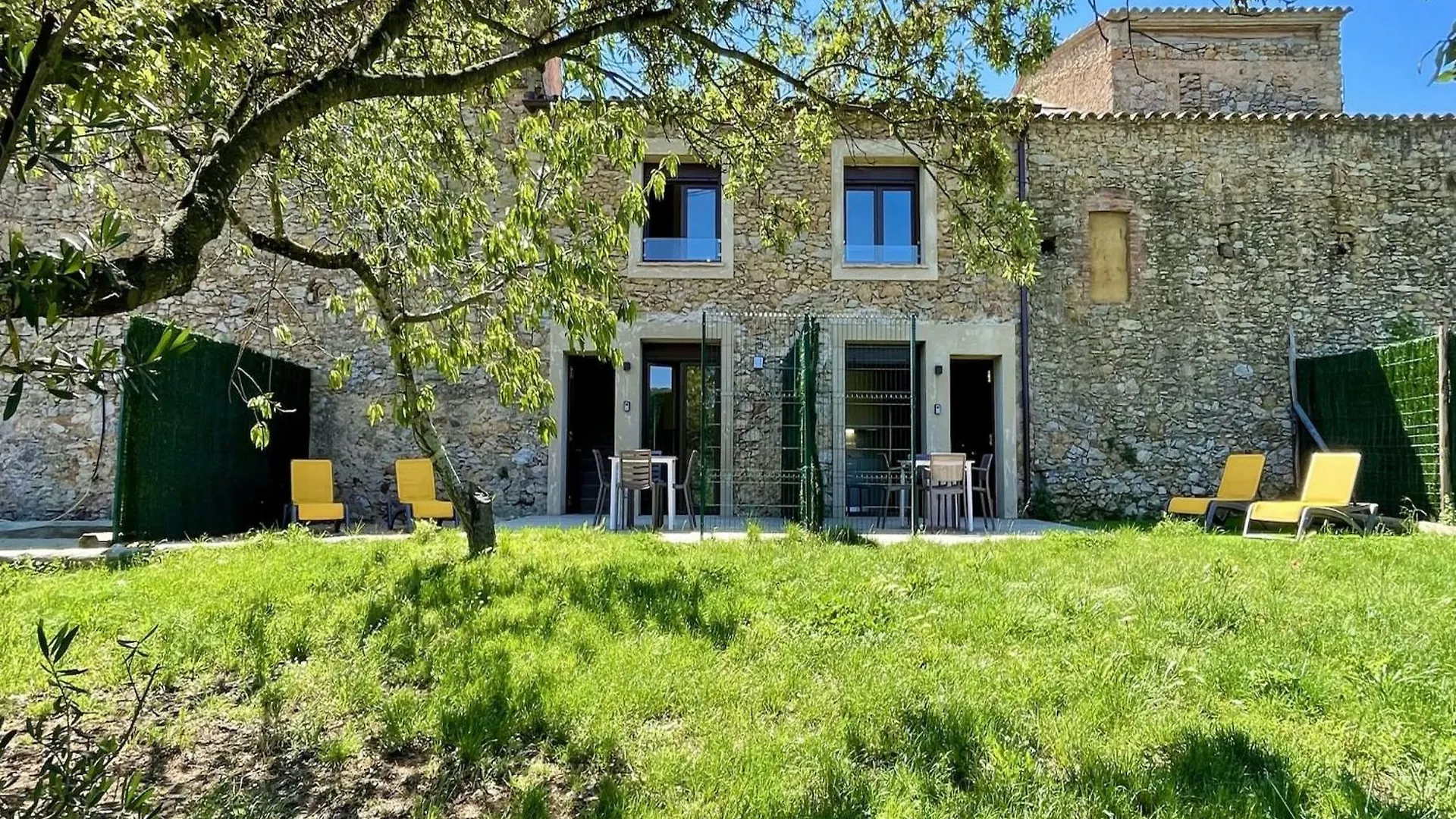 Apartment In Pals With Terrace
